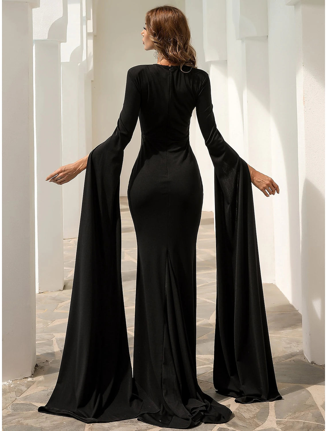 Schwarzes Meerjungfrau-/Trompeten-Abendkleid, elegantes Kleid, formeller Herbst, Hofschleppe, lange Ärmel, Rundhalsausschnitt, Stretchstoff mit Falten